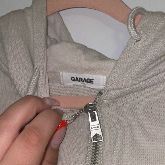 Garage cropped zip up hoodie with adjustable ties on the side - Picture 2 of 4